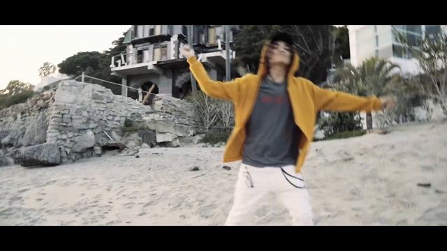 Yung Trench - Less Is More Ft. Kilj (Official Music Video) смотреть онлайн