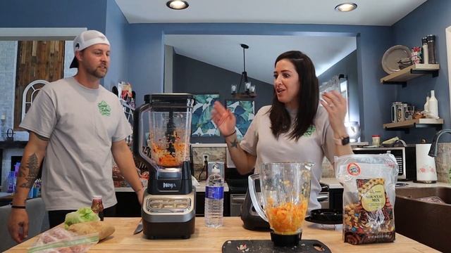 Battle of the Blenders | Ninja VS Oster put to the test! смотреть онлайн