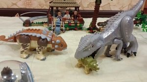 Битва Анкилозавра против Индоминуса Рекса.      Lego animation