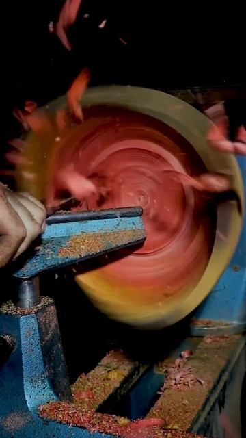 Woodturning Red Cedar live edge bowl #woodturning #shorts смотреть онлайн