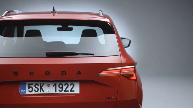 Skoda Karoq Sportline Studio Footage смотреть онлайн
