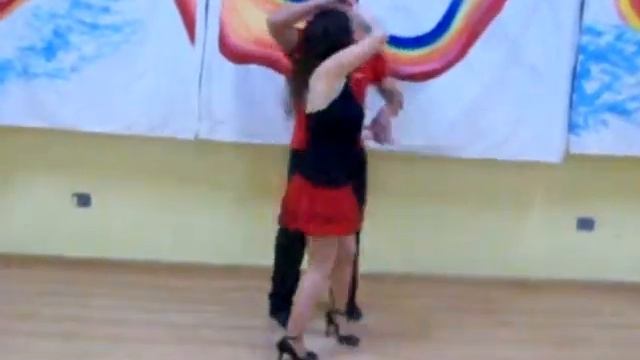 ESENCIA LATINA SALSA SOMBRERO