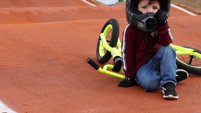 Best Balance Bike for Beginning BMXers - Supercross BMX Balance Bike смотреть онлайн