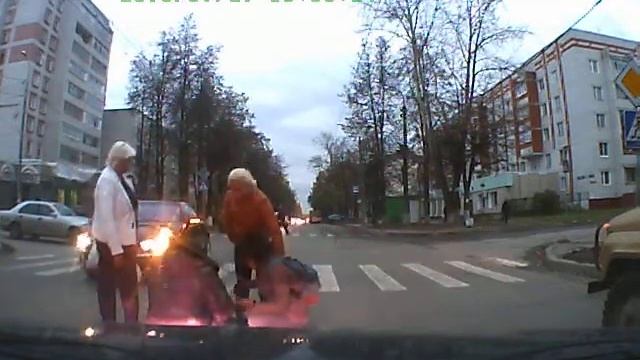 очередная блондинка за рулем смотреть онлайн