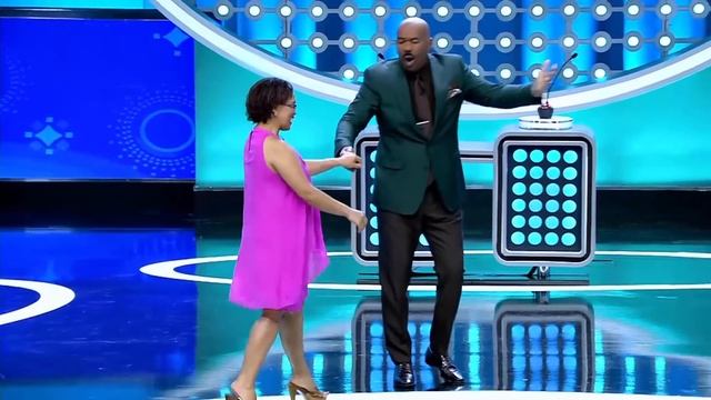 Ballroom dancing teacher steals the show! She teaches Steve how to Waltz! | Family Feud South Afric смотреть онлайн