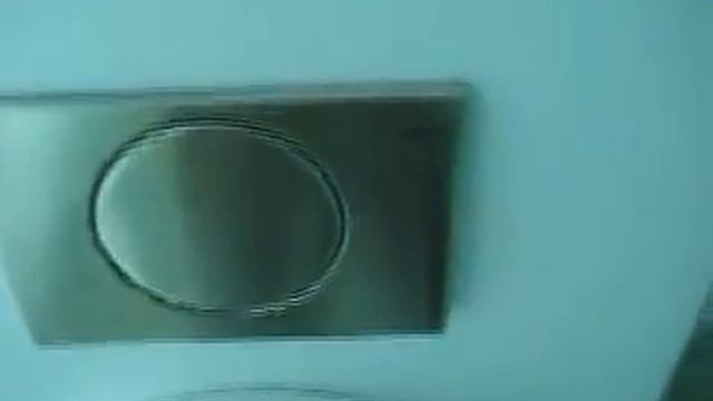 woman confused in toilet смотреть онлайн