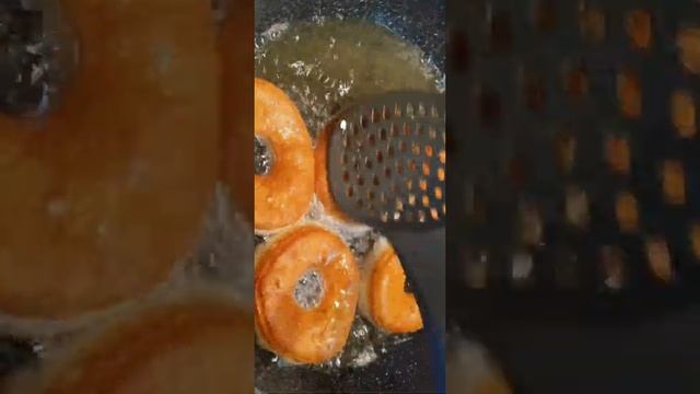 Аябай даамдуу, кыргызча пончик жасоо.