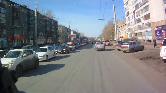 Машина ДПС не пропускает пешеходов г. Курган смотреть онлайн