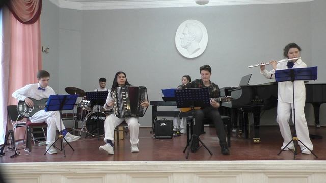 Р.Гальяно "Французское прикосновение" Исп. ансамбль "Хеппи Бэнд" НГК им. М.И. Глинки Новосибирск смотреть онлайн