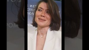 Виктория Соловьева пришла на красную  дорожку после родов с голой спиной