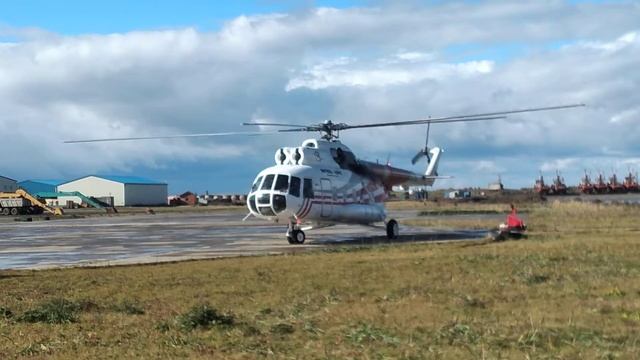 Взлёт вертолёта ми-8 RA22976 смотреть онлайн