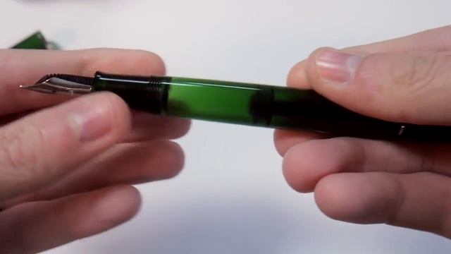 Behind the Scenes Pelikan Olivine Pen & Ink смотреть онлайн