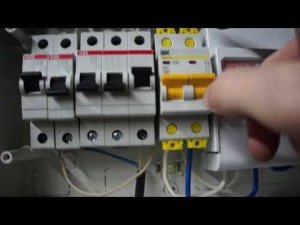 Как опломбировать автомат перед счетчиком // Делаю гараж мечты