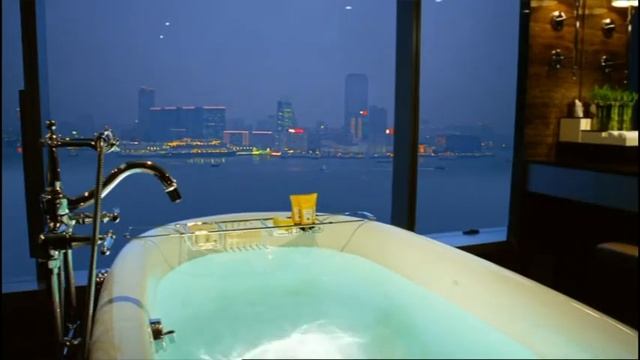 Demanding Diva - Mandarin Oriental, Hong Kong