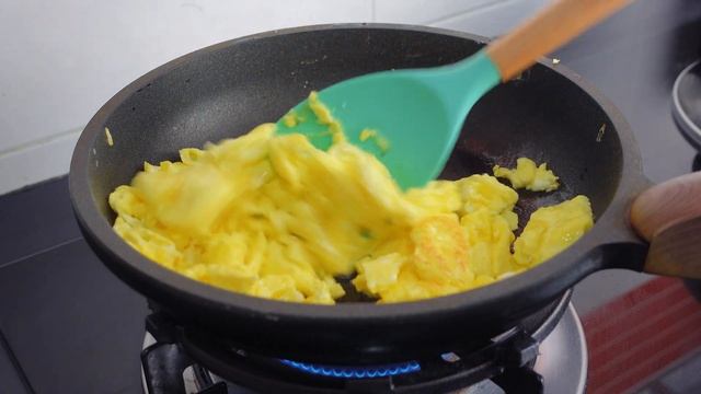 An easy and delicious egg fried rice recipe in 15 minutes❗️ смотреть онлайн
