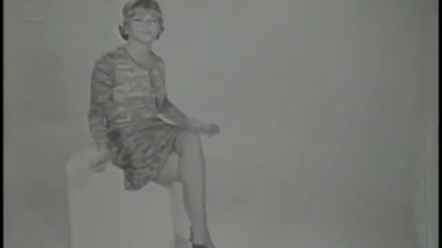 L'ETRANGE VOYAGE Line Renaud IMAGES INEDITES смотреть онлайн