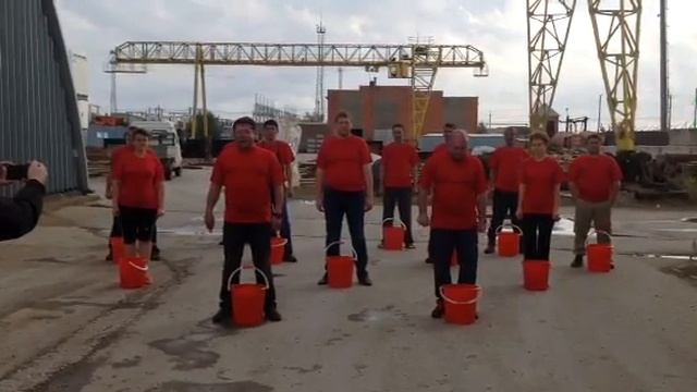 Компания Акрас Металл участвует в эстафете "Ice Bucket Challenge" смотреть онлайн