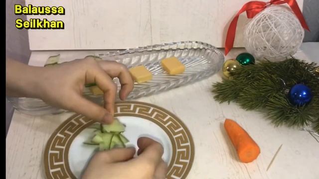 Новогодняя закуска очень красиво и быстро// закуска из огурцы и сыра #закуска