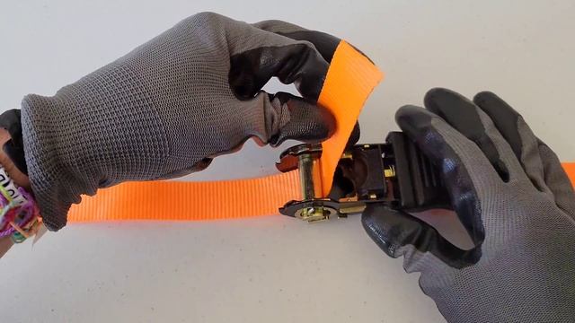 How to Thread And Loosen Tie Down Straps - Ratchet Straps Tutorial смотреть онлайн