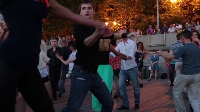 Хастл Опен Эйр в Парке Горького смотреть онлайн