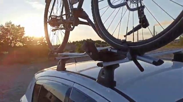 Thule ProRide 598 в движении смотреть онлайн