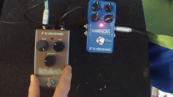 TC Electronic Echobrain analog delay VS. TC Electronic Flashback Digital delay (on analog setting)