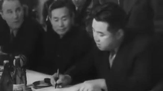 Communist leaders sign a declaration in Moscow (1957) смотреть онлайн