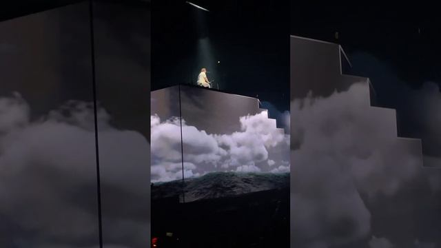Lewis Capaldi - Bruises Live @ Lanxess Arena Köln, 28.2.23 смотреть онлайн