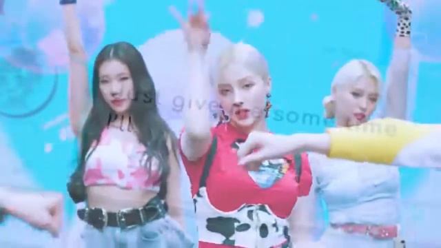 WRAP ME IN PLASTIC - Momoland X Chromance (MASH UP audio & video) смотреть онлайн