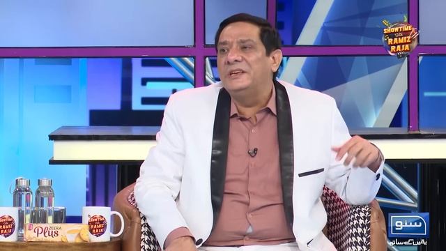 Comedian Sardar Kamal & Arzu Fatima Appear in Showtime With Ramiz Raja | EP 47 | 1 August 2024 смотреть онлайн