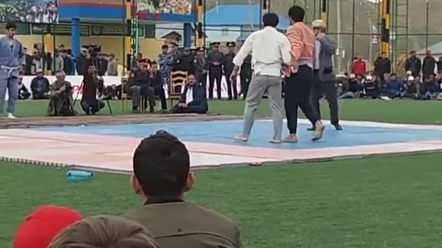 14. апрел 2018 г Эмомали палвон бо кемани Сурх. смотреть онлайн