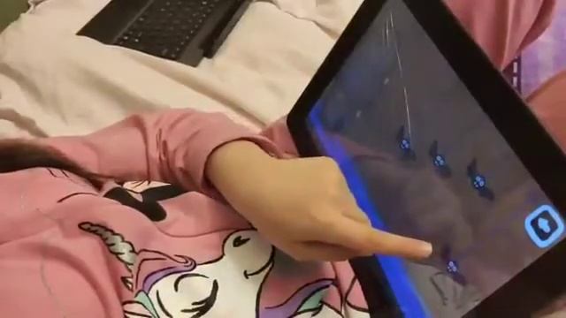 Тася играет в "12 Замков" смотреть онлайн