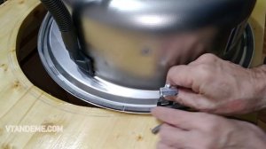 как врезать мойку и установить крепления к столешнице