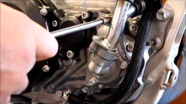 How to Install a Boyesen SuperCooler смотреть онлайн