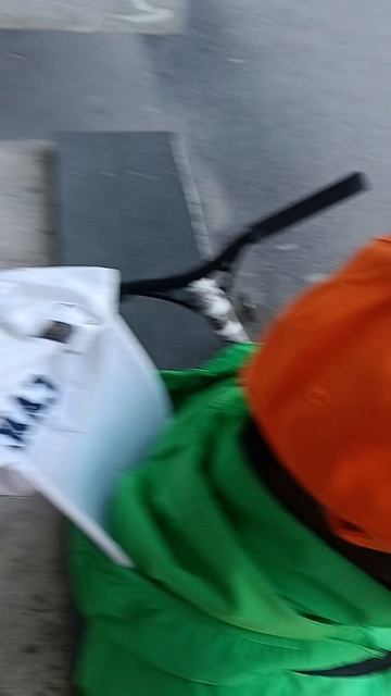 пранк над лёвой с кепкой смотреть онлайн