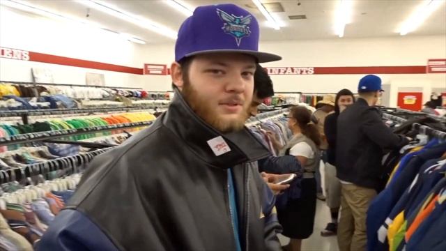 Crazy Vintage Mystery Unboxing! Tons of Gems! смотреть онлайн