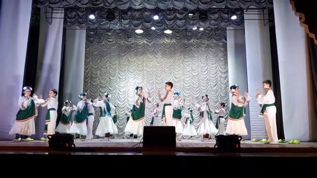 "Клумпакоіс" літовський танець. Ансамбль сучасного танцю "Райдуга - ШаНс" смотреть онлайн