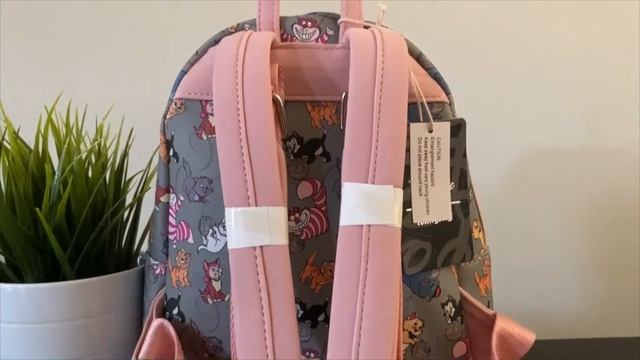 Loungefly Disney Cats All Over Print Backpack смотреть онлайн