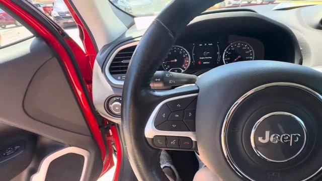 2019 Jeep Renegade Latitude смотреть онлайн
