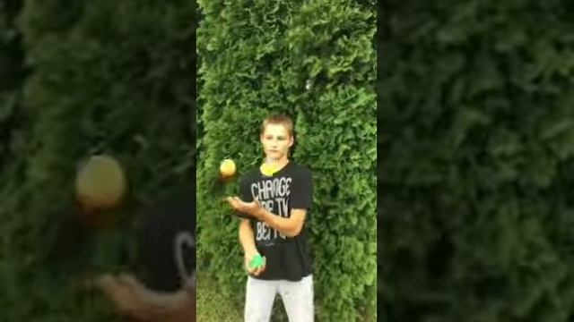 Дима-жонглер. Mills mess 3 balls slow. смотреть онлайн