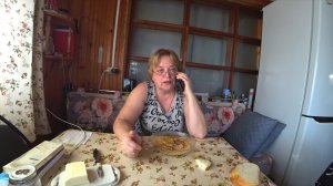 Рассольник из банки не понравился. Звонит Борис. Ух как им денег надо ! Видимо обнищали !