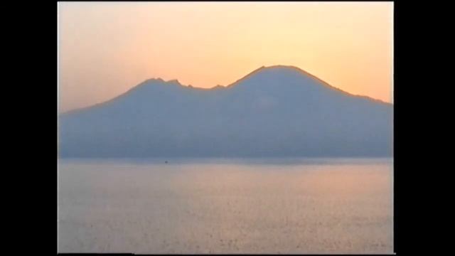 Восход Солнца над Везувием Рейд Неаполя смотреть онлайн