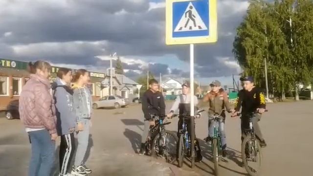 Челлендж «В школу шагаю-ПДД соблюдаю! А ты?» от 8А класса МОБУ СОШ №1 с.Бураево