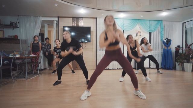Female dancehall смотреть онлайн