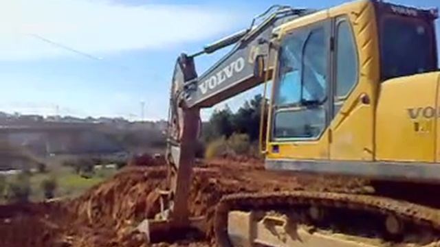 bretones subiendo por un cortado con volvo 290 смотреть онлайн