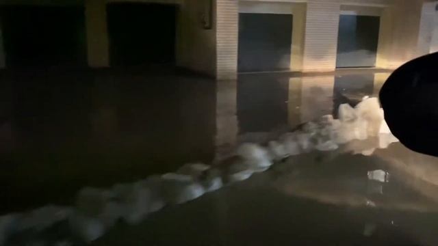 Дамба на Ривер-Парке дождь 26 января 2021