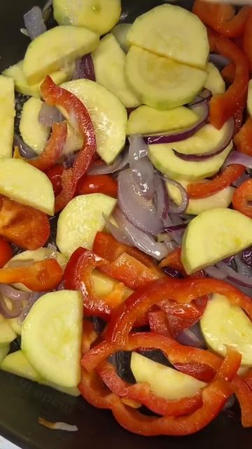 Минтай с овощами смотреть онлайн