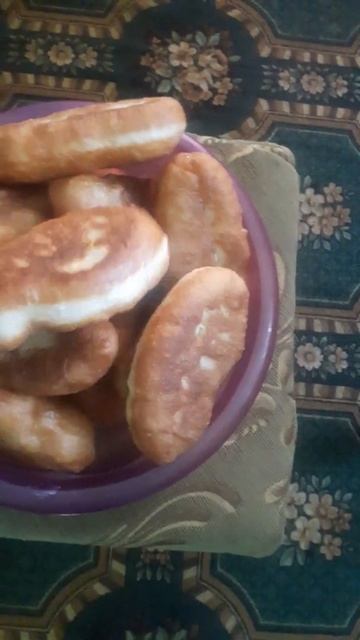 Свежие пончики с повидлом