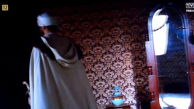 Szehzade Mustafa przebiera się w biały kaftan na spotkanie z sultanem смотреть онлайн