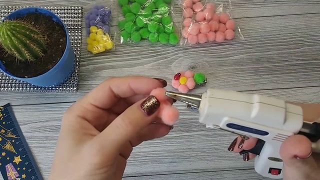 Супер быстрые заколочки из помпошек! DIY смотреть онлайн